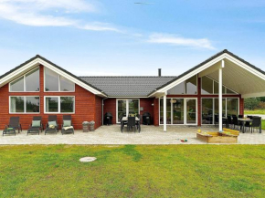 Luxurious Holiday Home in Gren with Whirlpool